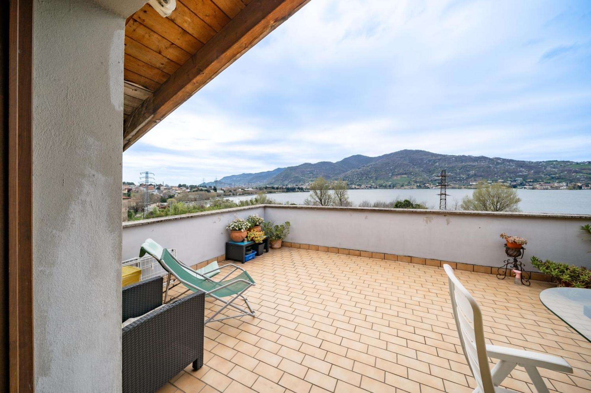 לקו Terrazzo Sul Lago מראה חיצוני תמונה